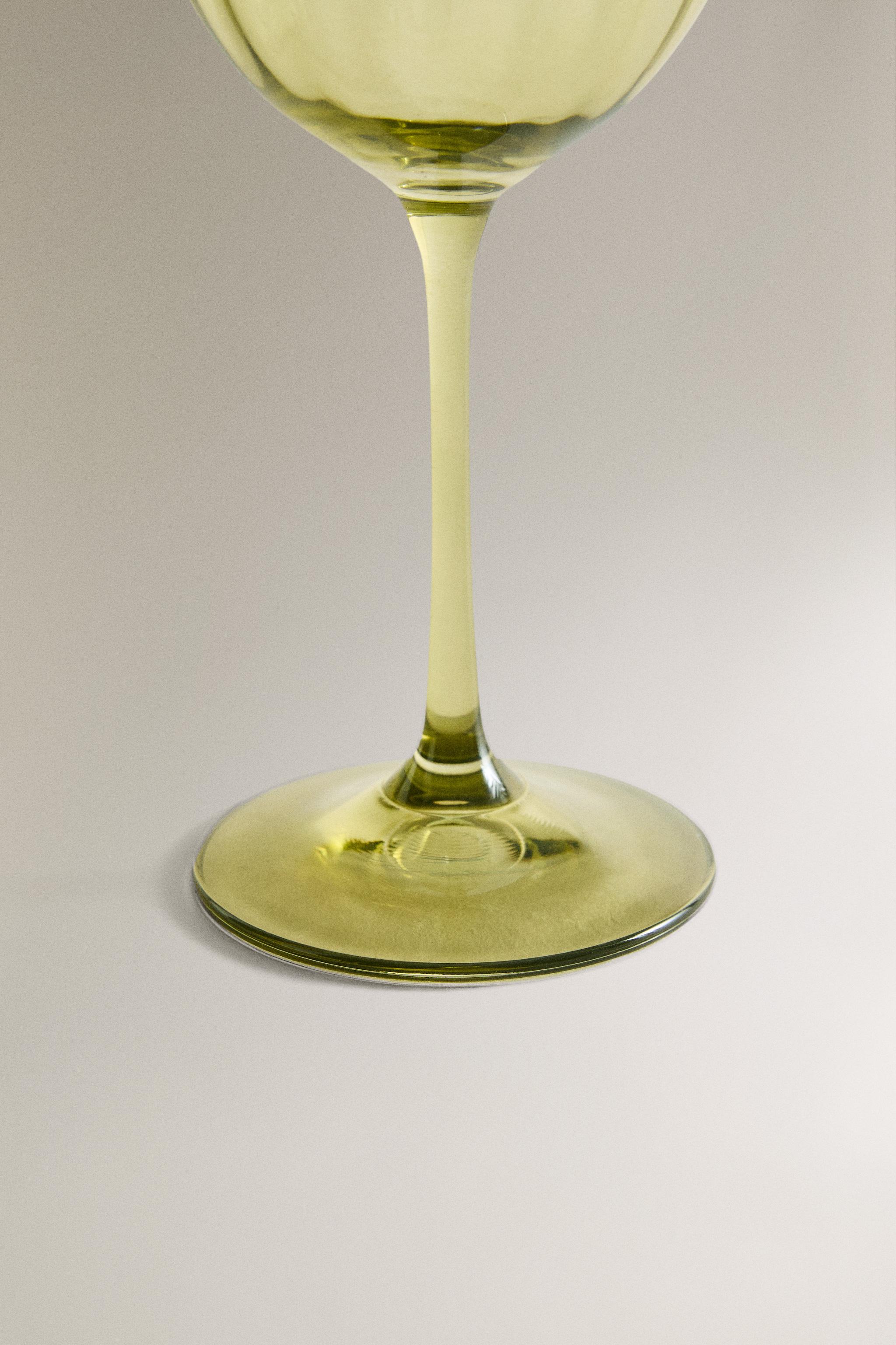 OPTICAL EFFECT CRYSTALLINE WINE GLASS